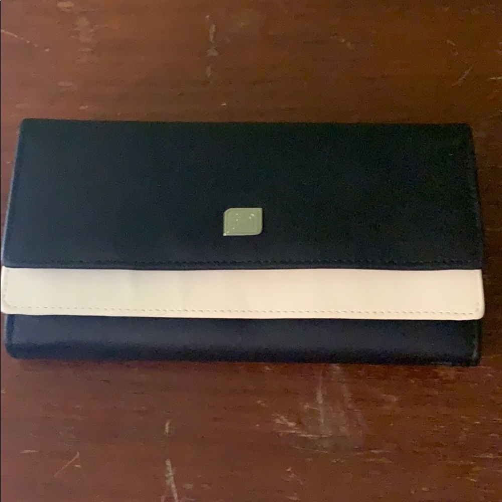 Theft-prevention wallet black